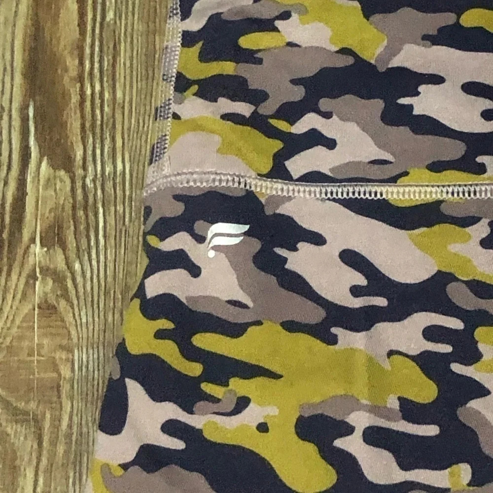 Fabletics Leggings Women's Medium Camo Print Lavender Green Athletic - Picture 5 of 6